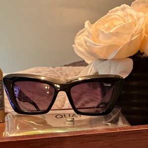 Quay ON THE RADIO POLARIZED black/blk smoke lenses Sunglasses NWT